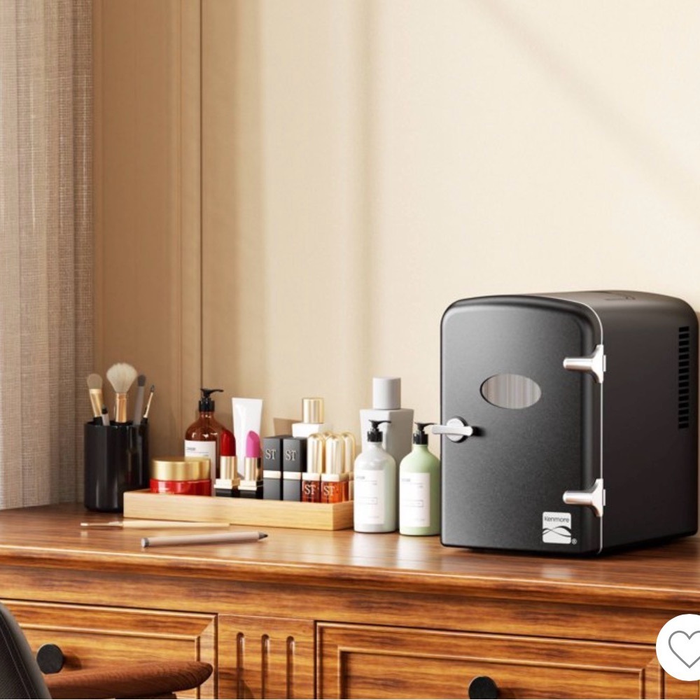 Compact Black Mini Fridge - Picture 4 of 13